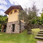 Hébergement de vacances The Dependance Of The Isabella By The Little River With Private Dedicated Parking *