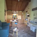 Hébergement de vacances The Dependance Of The Isabella By The Little River With Private Dedicated Parking Stresa