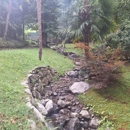 La Dependance Immersa Nel Parco Della Isabella * Stresa