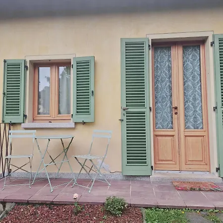 La Dependance Immersa Nel Parco Della Isabella Tatil Evi *
