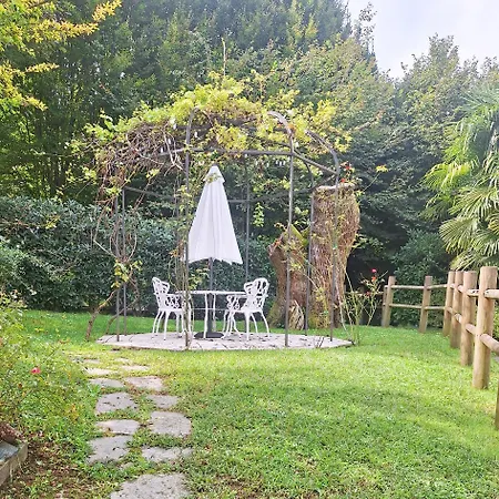 La Dependance Immersa Nel Parco Della Isabella Stresa