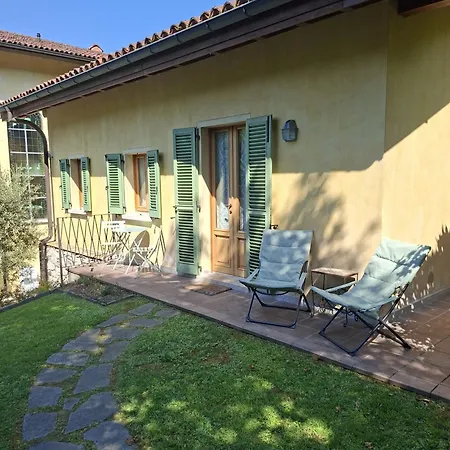 Ferienhaus The Dependance Of The Isabella By The Little River With Private Dedicated Parking Stresa