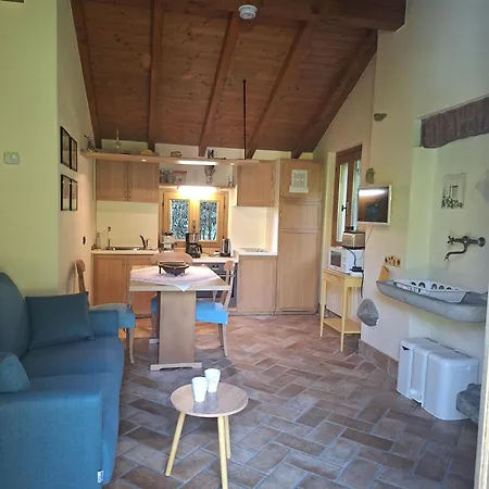 Ferienhaus The Dependance Of The Isabella By The Little River With Private Dedicated Parking Stresa